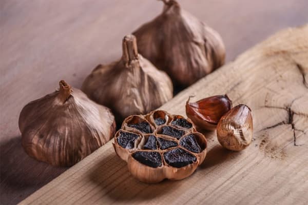 تصویر 1 از فروش سیر سیاه خوراکی + قیمت خرید به صرفه